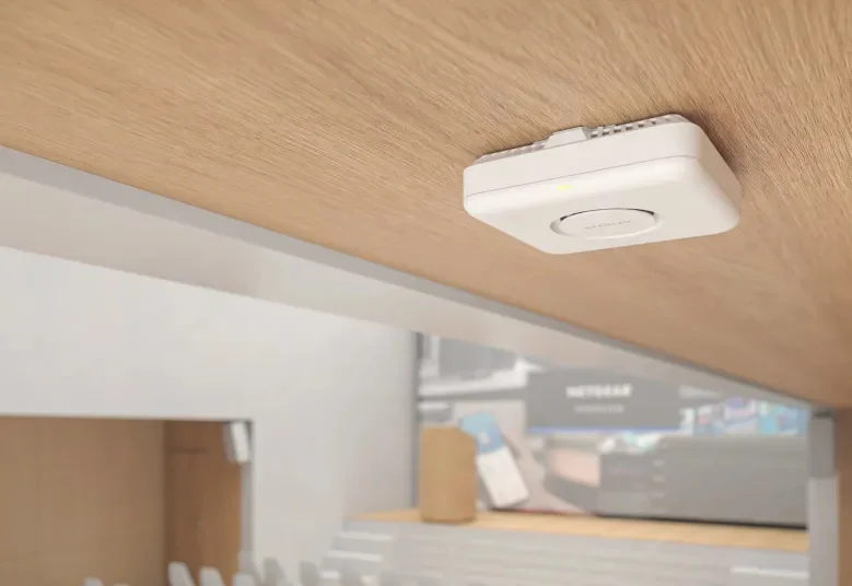 NETGEAR WBE710 White Power over Ethernet (PoE) - Image 3