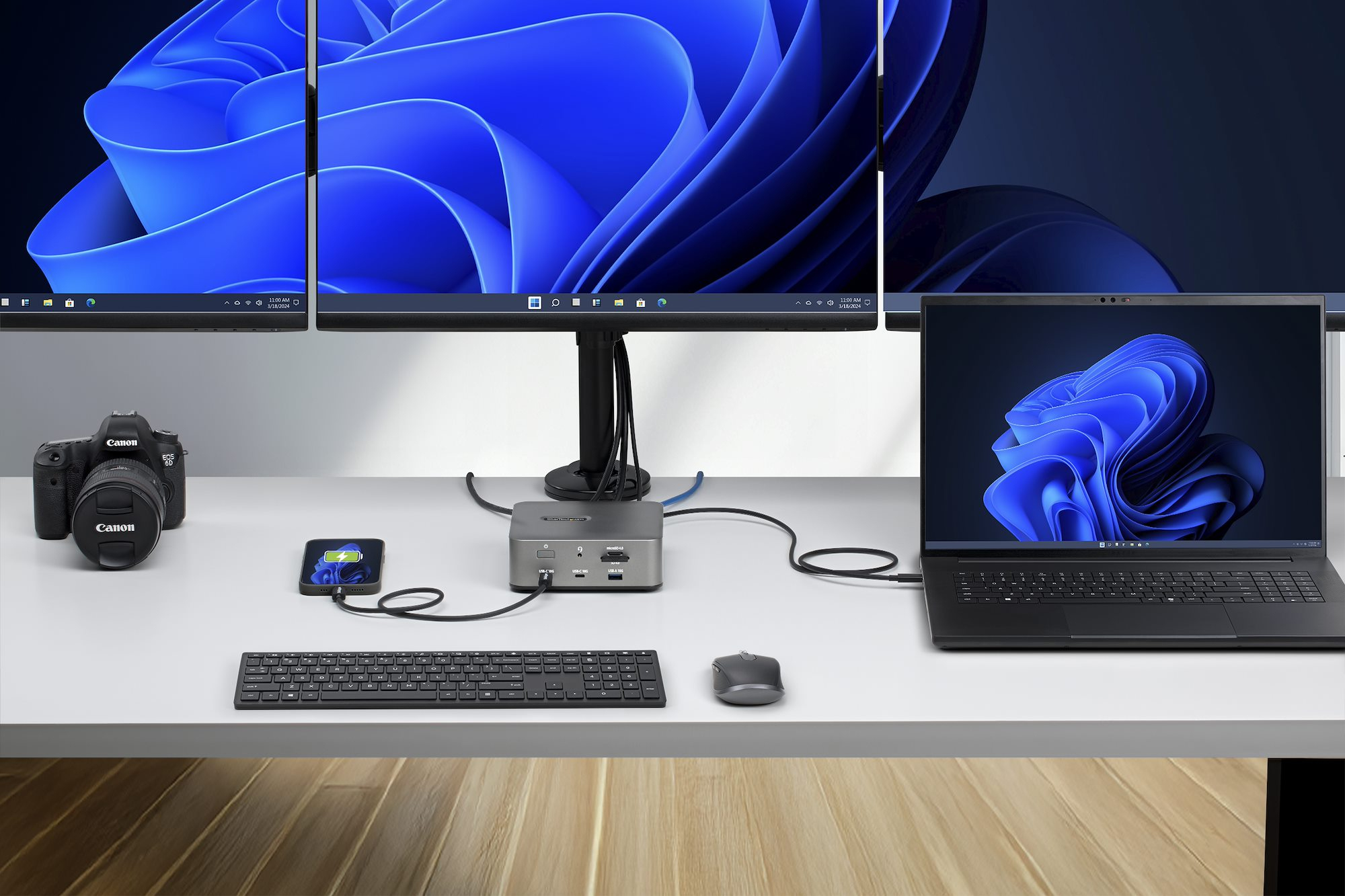 StarTech.com Thunderbolt 5 Universal Docking Station, Multi-Display Hub, 8K 60Hz or 4K 144Hz, 120Gbps Bandwidth Boost, 1 - Image 3